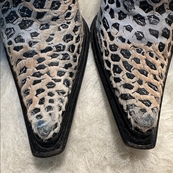 Elegant Leopard Print Heeled Boots - Picture 10 of 10